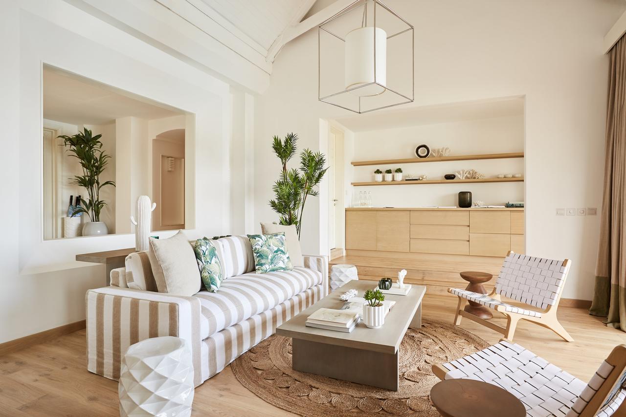 Lux* Grand Gaube Resort & Villas Esterno foto A living room at the 1 Hotel South Beach